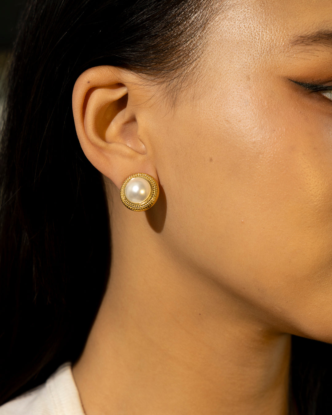 Blanc studs