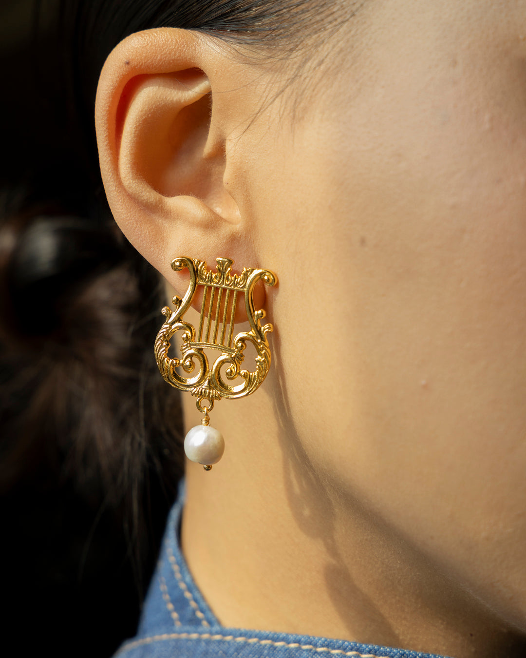 Lyre Motif Studs